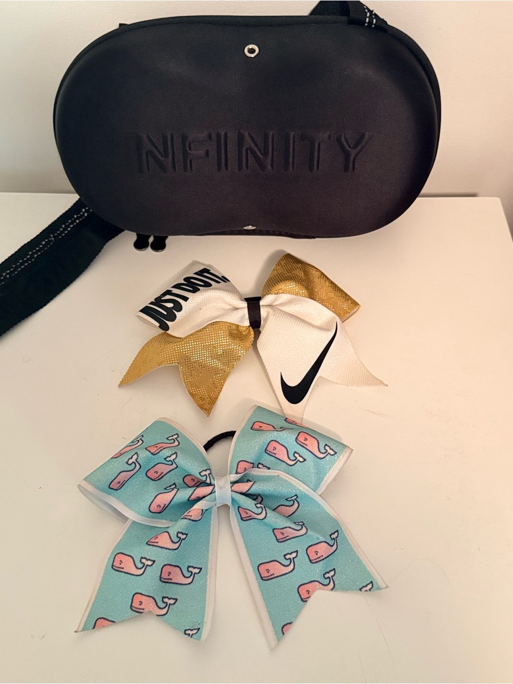 NFINITY cheer shoe case Vineyard vines Whale & /Gold Nike-StyleHair Bows